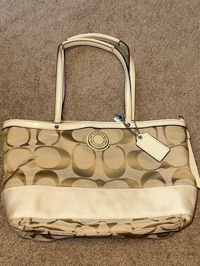 Coach Beige & Chalk Signature Canvas Tote